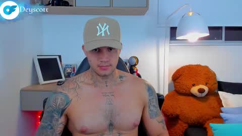 JULIAN online show from February 15, 11:36 pm