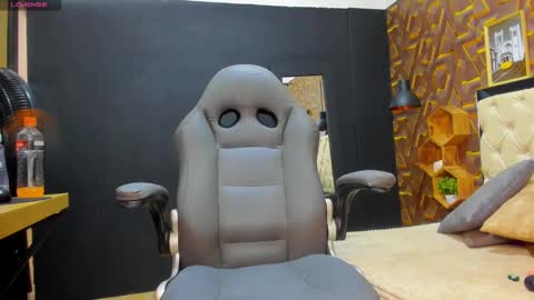 Snapshot of deyy_madisson chatting on January 29, 7:11 pm Madisson online show from January 29, 7:11 pm