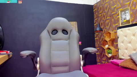 Snapshot of deyy_madisson chatting on December 30, 8:15 pm Madisson online show from December 30, 8:15 pm