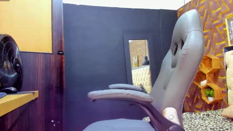 Snapshot of deyy_madisson chatting on March 12, 7:47 pm Madisson online show from March 12, 7:47 pm