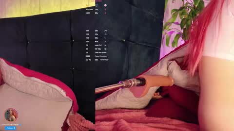 Snapshot of diamond_piink_ chatting on October 8, 9:54 pm Diamond online show from October 8, 9:54 pm