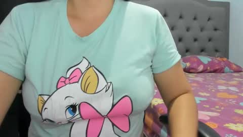 Snapshot of diazelizabet096 chatting on October 16, 8:40 pm eli25 online show from October 16, 8:40 pm