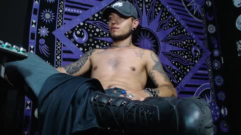 DICAPRIO online show from February 4, 7:33 pm