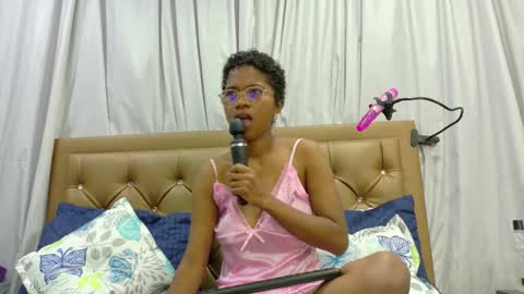 Snapshot of didoelizabeth chatting on September 22, 12:53 pm didoelizabeth online show from September 22, 12:53 pm