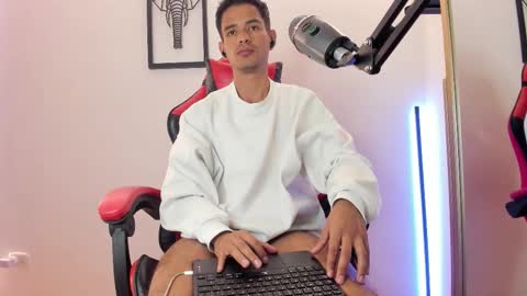 Snapshot of diego_latino chatting on September 29, 11:26 pm Diego lat online show from September 29, 11:26 pm