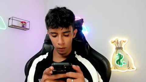 dikey_18 online show from March 11, 5:46 am