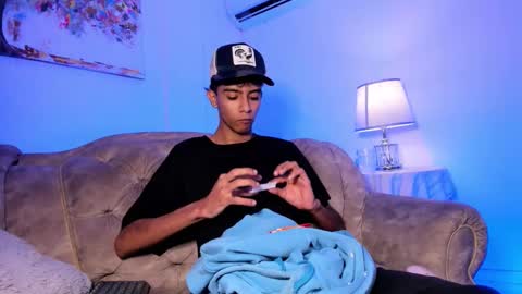 dikey_18 online show from September 29, 10:20 pm