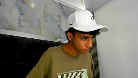 dikey_18 online show from March 6, 8:48 pm