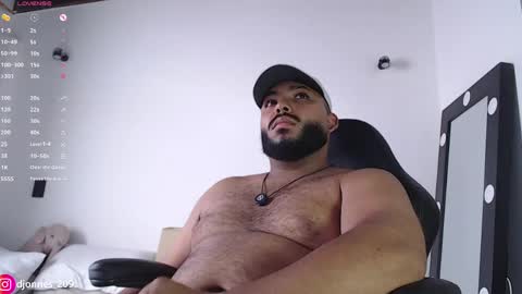 DilanJonnes online show from March 28, 7:04 pm