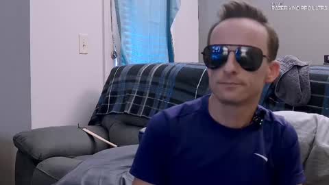 Snapshot of dilldough405 chatting on September 16, 6:00 pm Dilldough405 online show from September 16, 6:00 pm