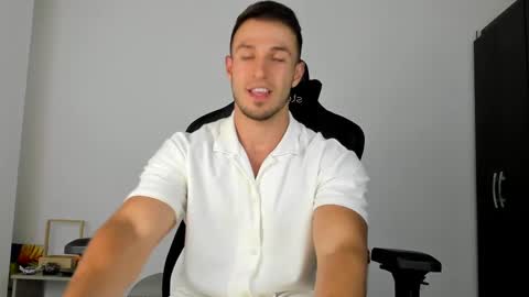 dimitricaruso online show from March 5, 4:24 am