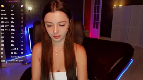 Snapshot of dinacandy chatting on September 9, 5:29 am dinacandy online show from September 9, 5:29 am