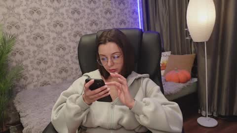 Snapshot of dinacandy chatting on December 11, 2:22 pm dinacandy online show from December 11, 2:22 pm