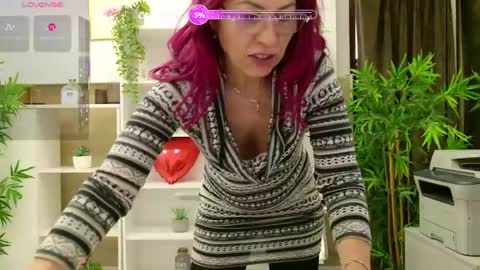 dirty_mature online show from April 18, 5:53 am