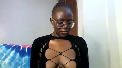 ELLE online show from January 11, 10:32 am