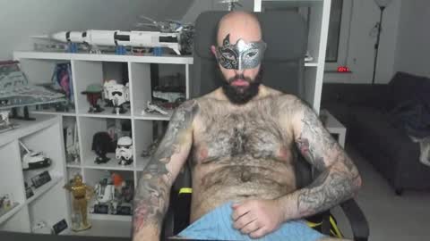 Robert online show from October 18, 6:45 pm