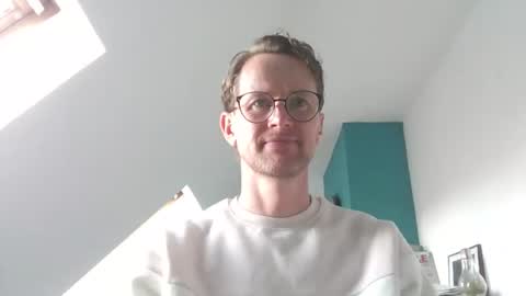 Snapshot of discovery_99 chatting on September 9, 1:55 pm discovery_99 online show from September 9, 1:55 pm