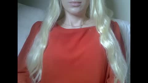 DitaMilton online show from December 22, 8:15 pm