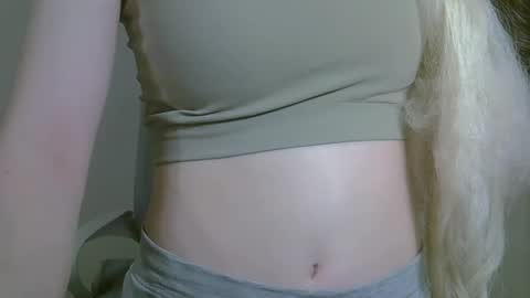 DitaMilton online show from October 20, 8:47 pm