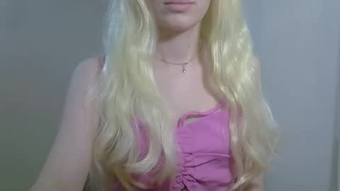 DitaMilton online show from November 24, 8:51 pm