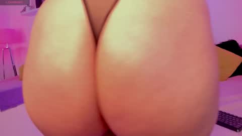 Snapshot of diva_curvi chatting on October 8, 1:06 pm Lizz online show from October 8, 1:06 pm