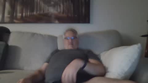 divadsialb online show from March 24, 3:45 am