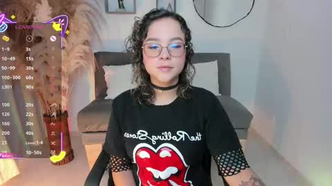 Snapshot of divine_amy chatting on September 18, 12:31 pm Amy online show from September 18, 12:31 pm