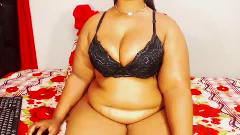 Snapshot of divinebooty93 chatting on October 12, 9:46 am divinebooty93 online show from October 12, 9:46 am