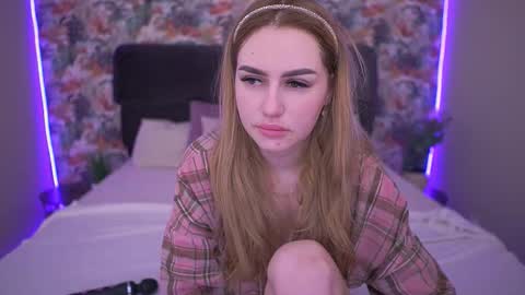 DivineJasss online show from March 2, 5:19 am