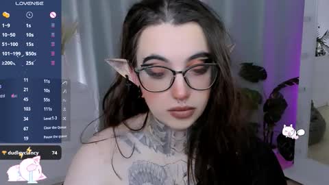 dixipixi_ online show from November 16, 6:15 am