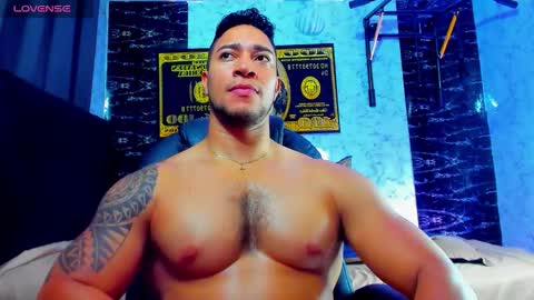 Snapshot of dixon_ray_ chatting on October 17, 2:59 am Dixon online show from October 17, 2:59 am