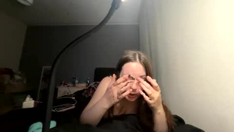 dizzydollyy online show from May 13, 2:27 pm