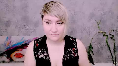 djullia online show from February 8, 7:56 am