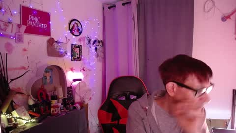 Snapshot of dlacarra chatting on December 30, 1:26 am David Lucky 13 online show from December 30, 1:26 am