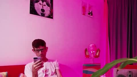 Snapshot of dlacarra chatting on October 25, 1:28 am David Lucky 13 online show from October 25, 1:28 am