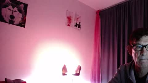 Snapshot of dlacarra chatting on January 5, 4:36 am David Lucky 13 online show from January 5, 4:36 am