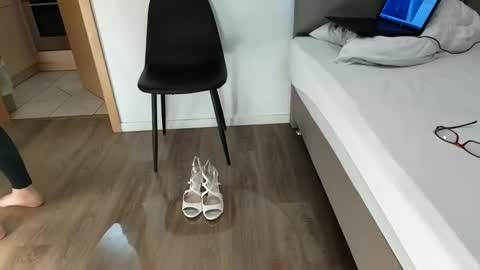 doit4thefun87 online show from April 8, 8:01 pm