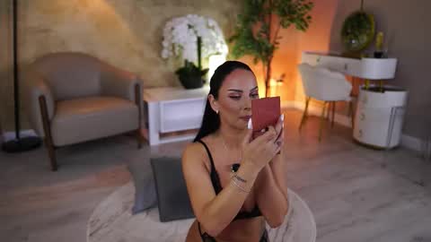 Snapshot of dolce_tentacion chatting on September 29, 9:19 am Monica online show from September 29, 9:19 am