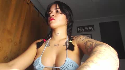 Snapshot of doll_and_thebrown chatting on October 6, 11:00 pm doll_and_thebrown online show from October 6, 11:00 pm