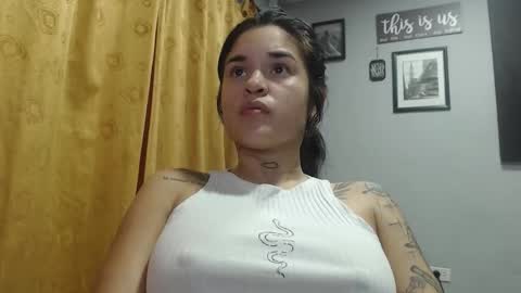 Snapshot of doll_and_thebrown chatting on October 16, 2:11 am doll_and_thebrown online show from October 16, 2:11 am