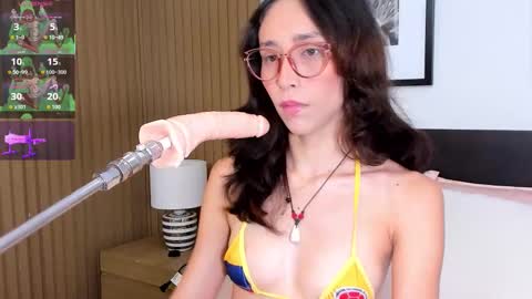 Snapshot of doll_bella_ chatting on October 17, 8:46 pm Bella online show from October 17, 8:46 pm