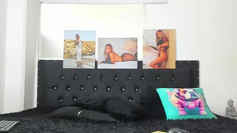 C E L E S T E  online show from February 14, 7:02 pm