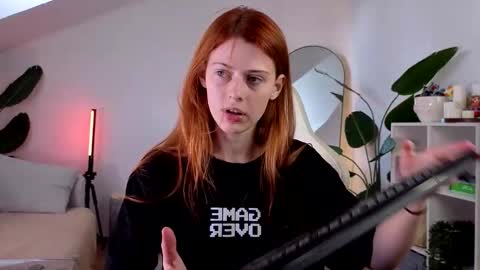 Your doll Lesli online show from October 10, 9:15 am