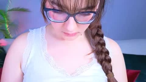 Snapshot of doll_tessa chatting on October 1, 4:17 pm Tessa online show from October 1, 4:17 pm