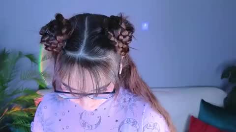Snapshot of doll_tessa chatting on October 2, 4:28 pm Tessa online show from October 2, 4:28 pm
