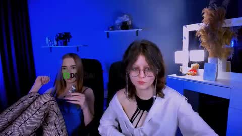 doll_vey online show from September 29, 7:57 pm