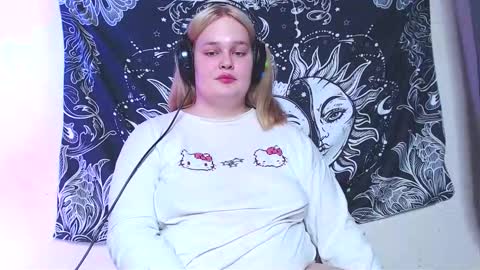 Snapshot of dolled_up_cvnt chatting on September 26, 11:35 pm Miss Rose online show from September 26, 11:35 pm