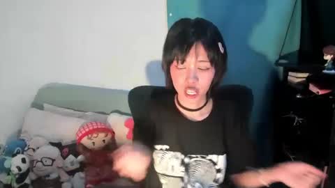 Snapshot of dolliette chatting on September 18, 12:14 am mina online show from September 18, 12:14 am