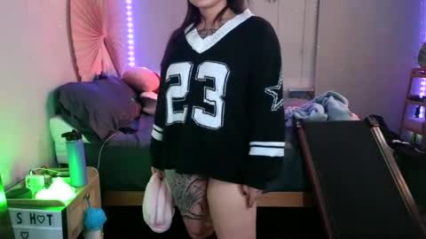 DOLLLFACE online show from January 18, 9:34 am