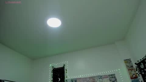 dolly_bones online show from September 13, 7:00 am